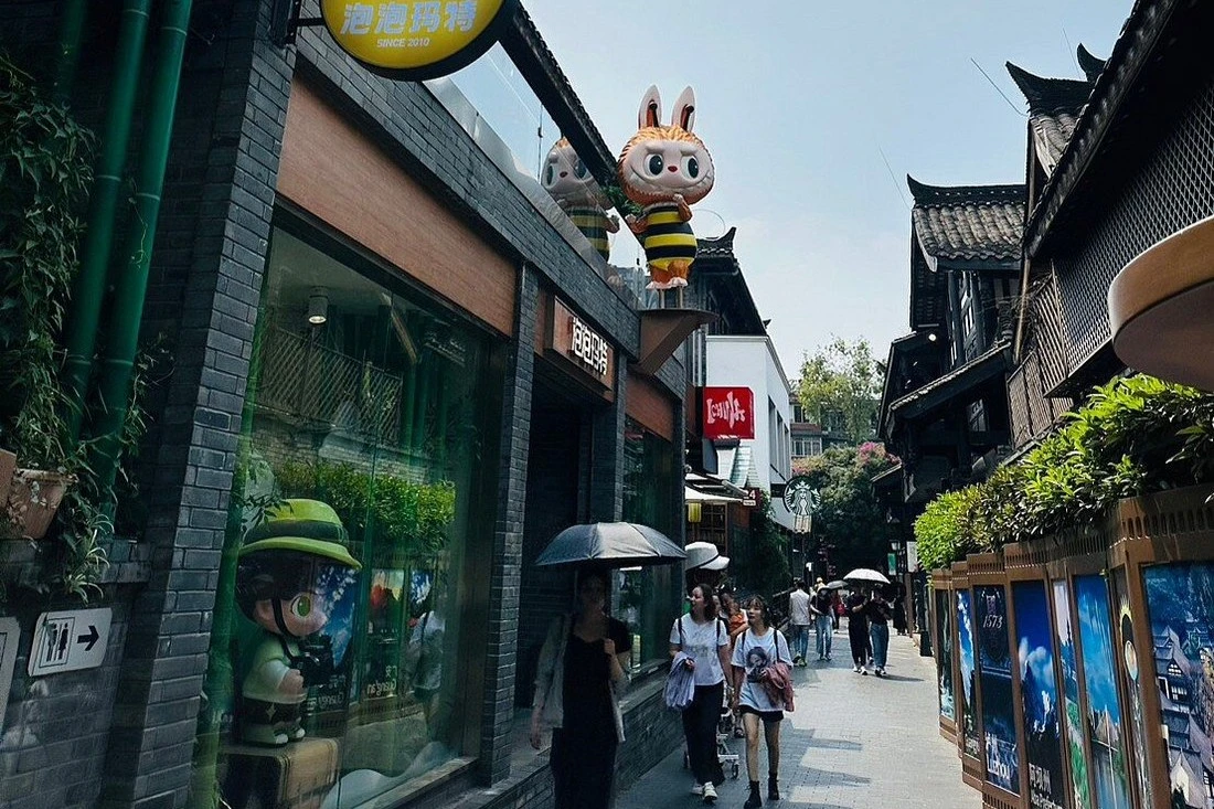 ถนนคนเดินกวานไจ่เซี่ยงจื่อ (Kuanzhai Alley)