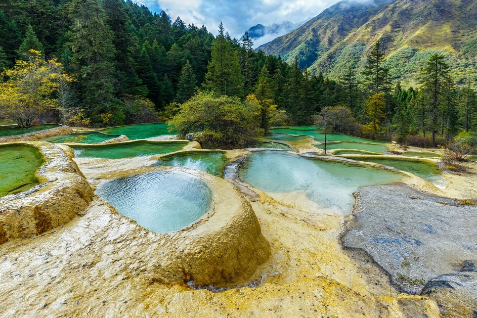 อุทยานแห่งชาติหวงหลง (Huanglong Scenic Area)