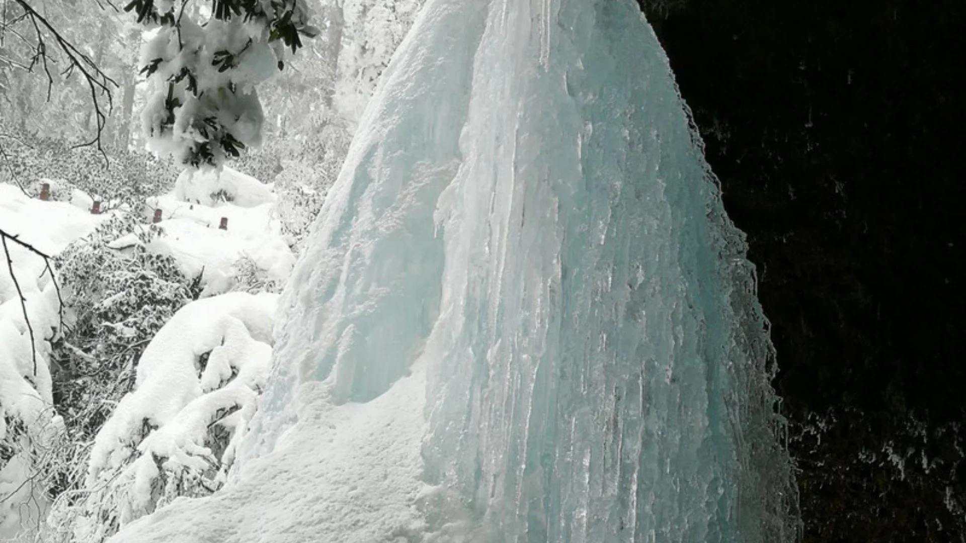 น้ำตกหลานซี (Lan Xi Waterfall)