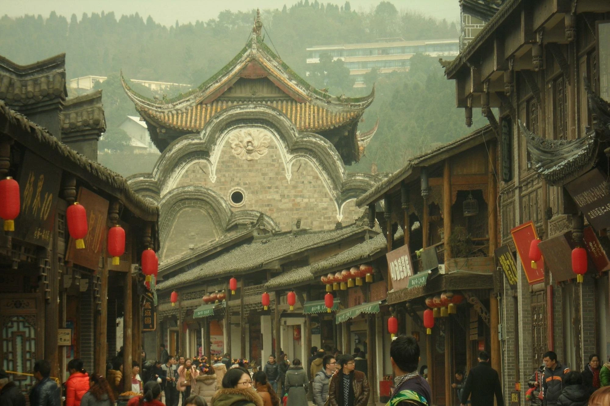 หล่อหรงกู่ยี่ (Luorong Ancient Town)