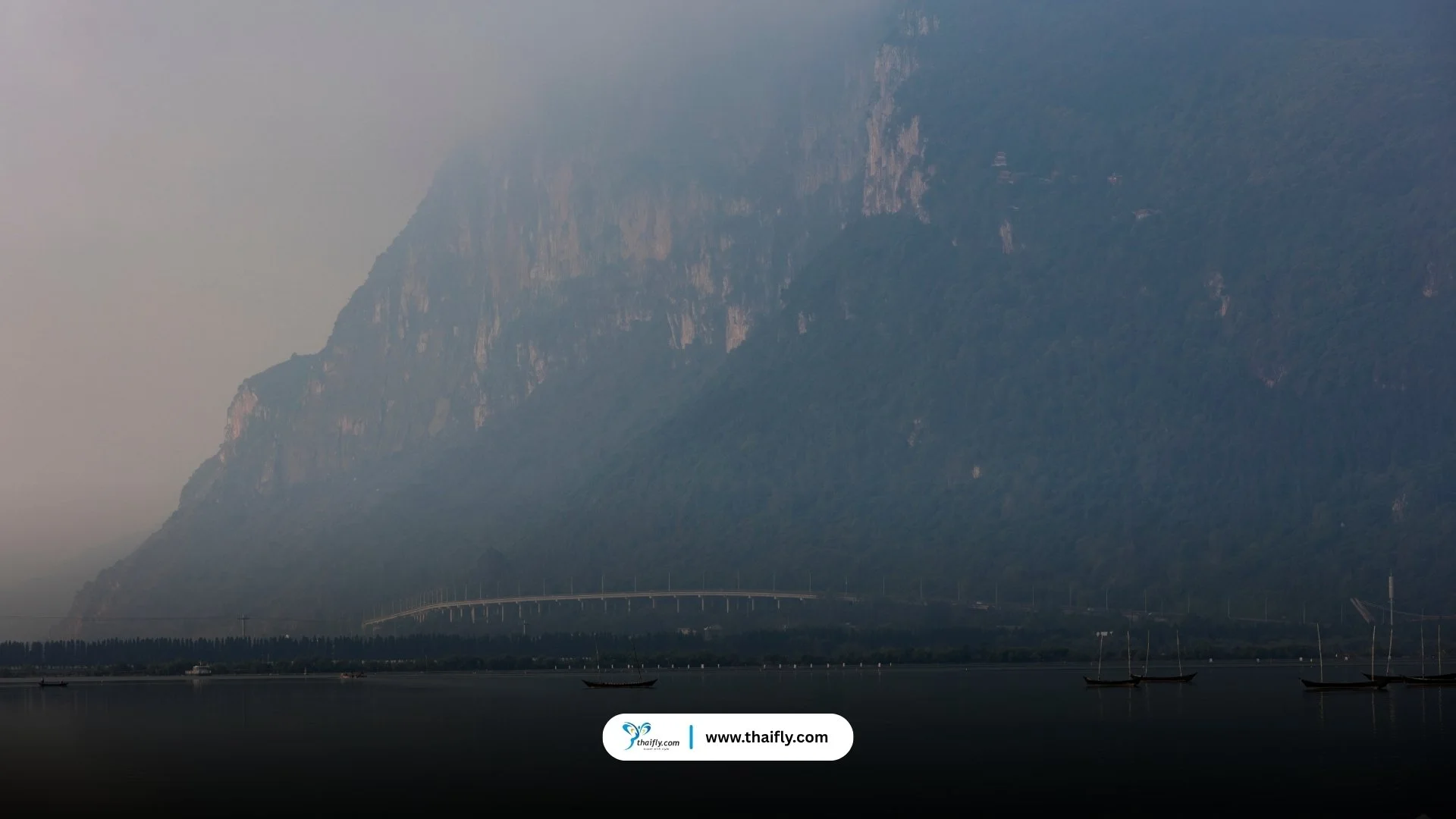 ทะเลสาบติงไห่ (Dianchi Lake - 滇池)