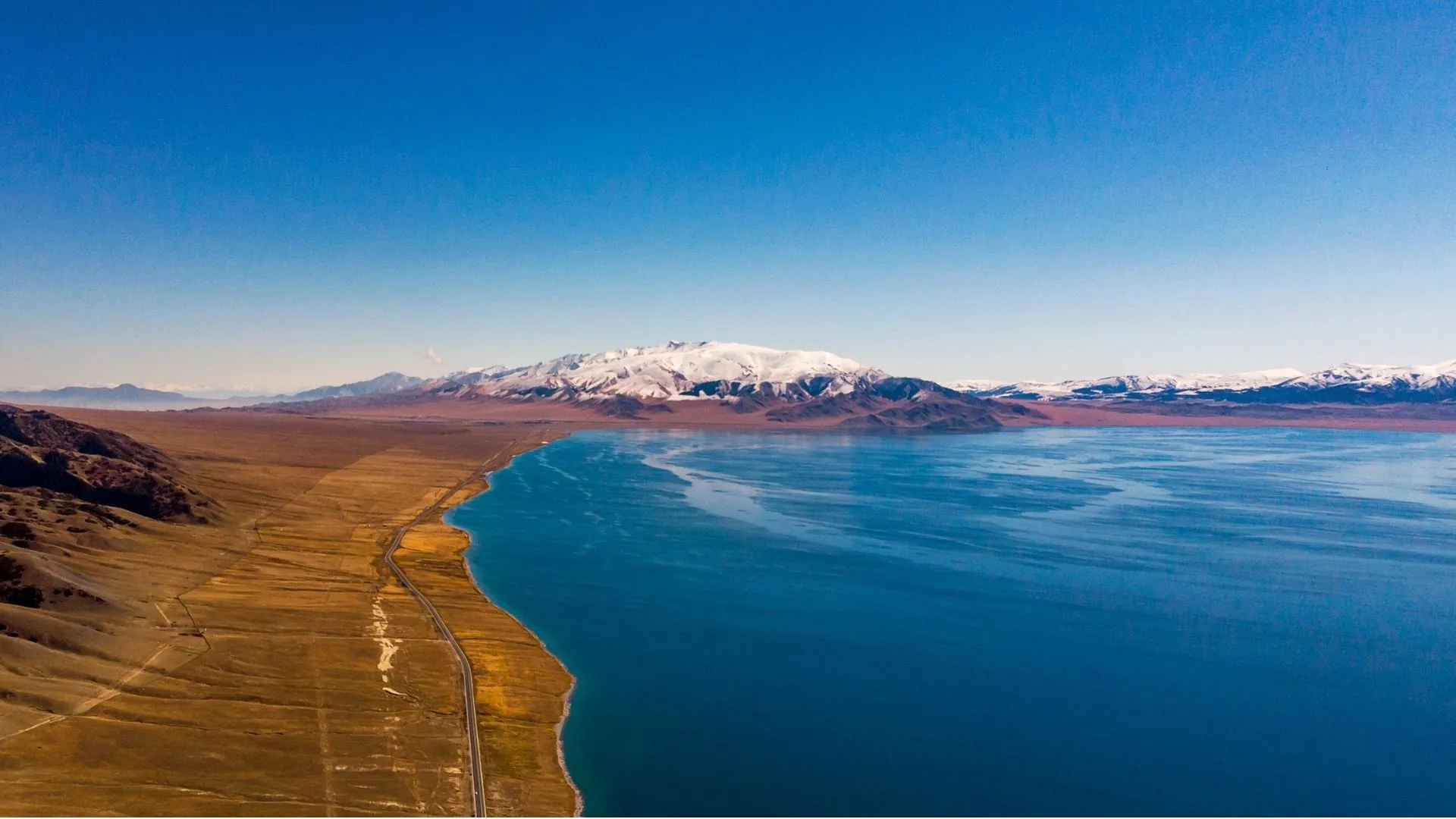 ทะเลสาบไซ่หลี่มู่ (Sayram Lake)