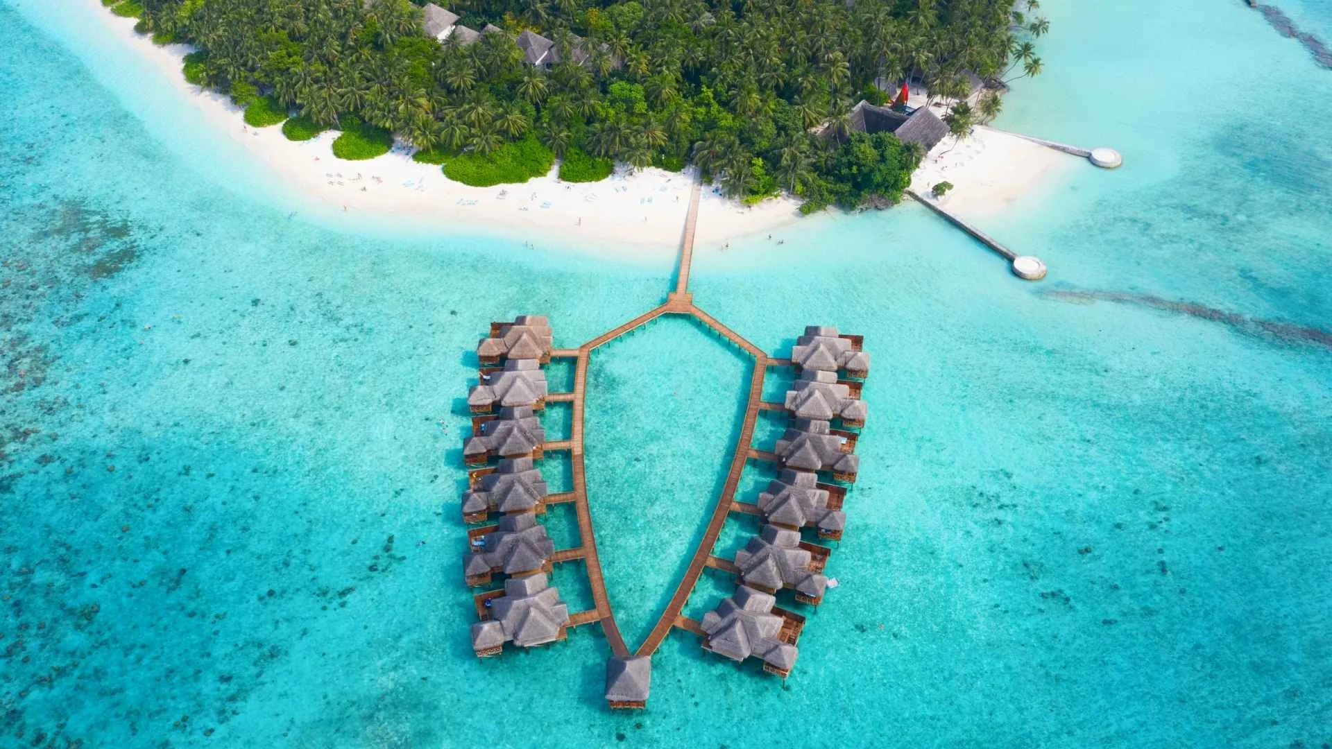 Baros Maldives – โรแมนติกเหนือระดับ