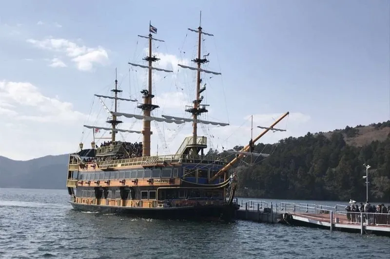 hakone-sightseeing-cruise