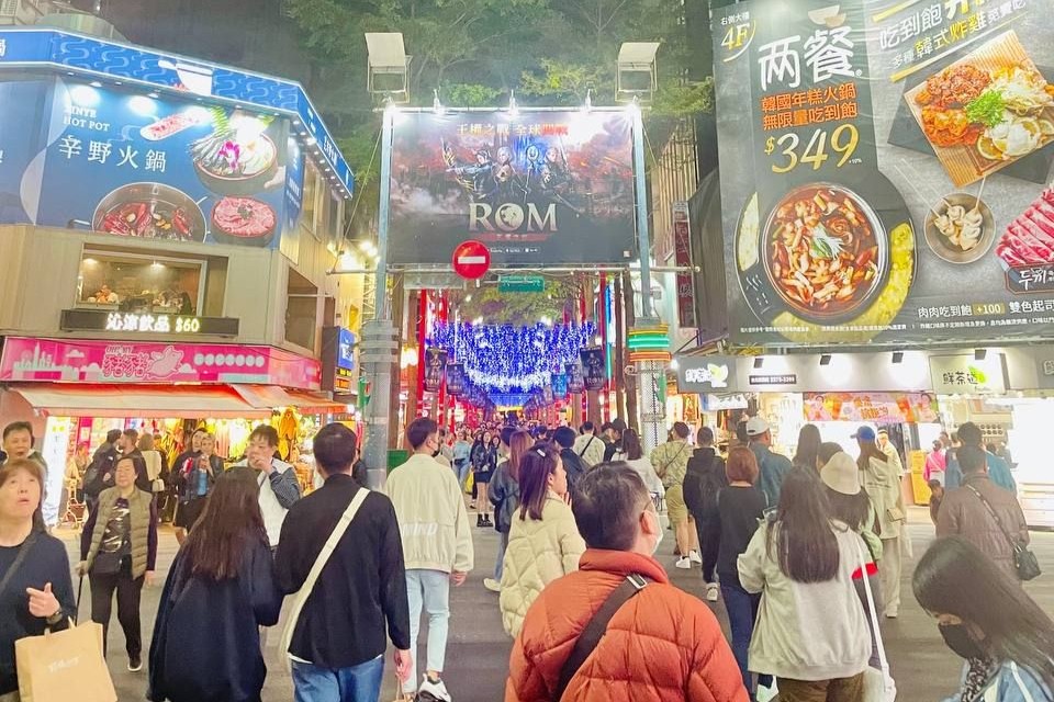 เที่ยวไต้หวัน ย่านซีเหมินติง (Ximending): สีสันกลางกรุงไทเปที่ต้องไปให้ได้!