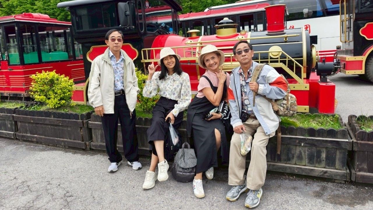 ขอขอบพระคุณ คุณมลิวัลย์ และครอบครัว